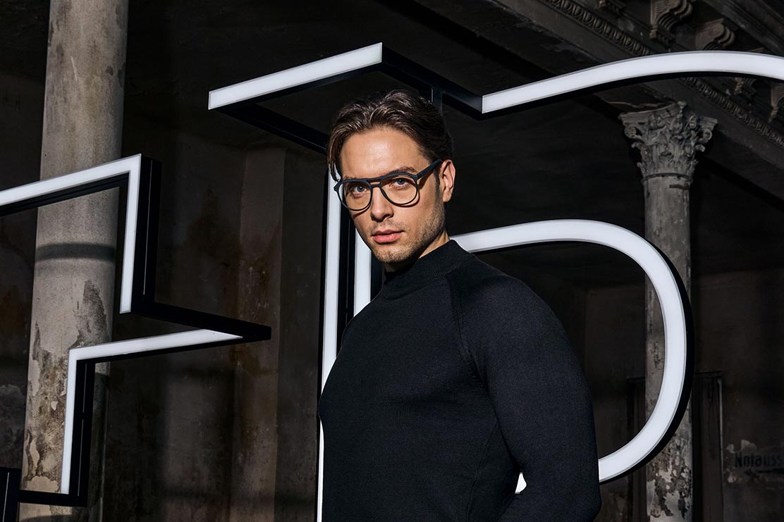 FR!TZ EYEWEAR 3D-Print Herr trägt FR!TZ EYEWEAR 3D-Print